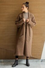 Kuma Coat. Norgäte - Luxury Alpaca Clothing​